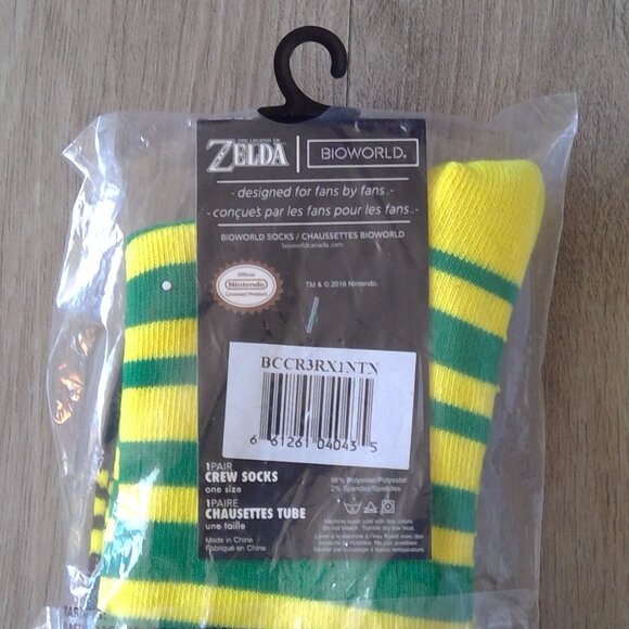 The Legend of Zelda Scarf and Two Pairs of Socks NEW - Gift Ready! - Picture 4 of 5